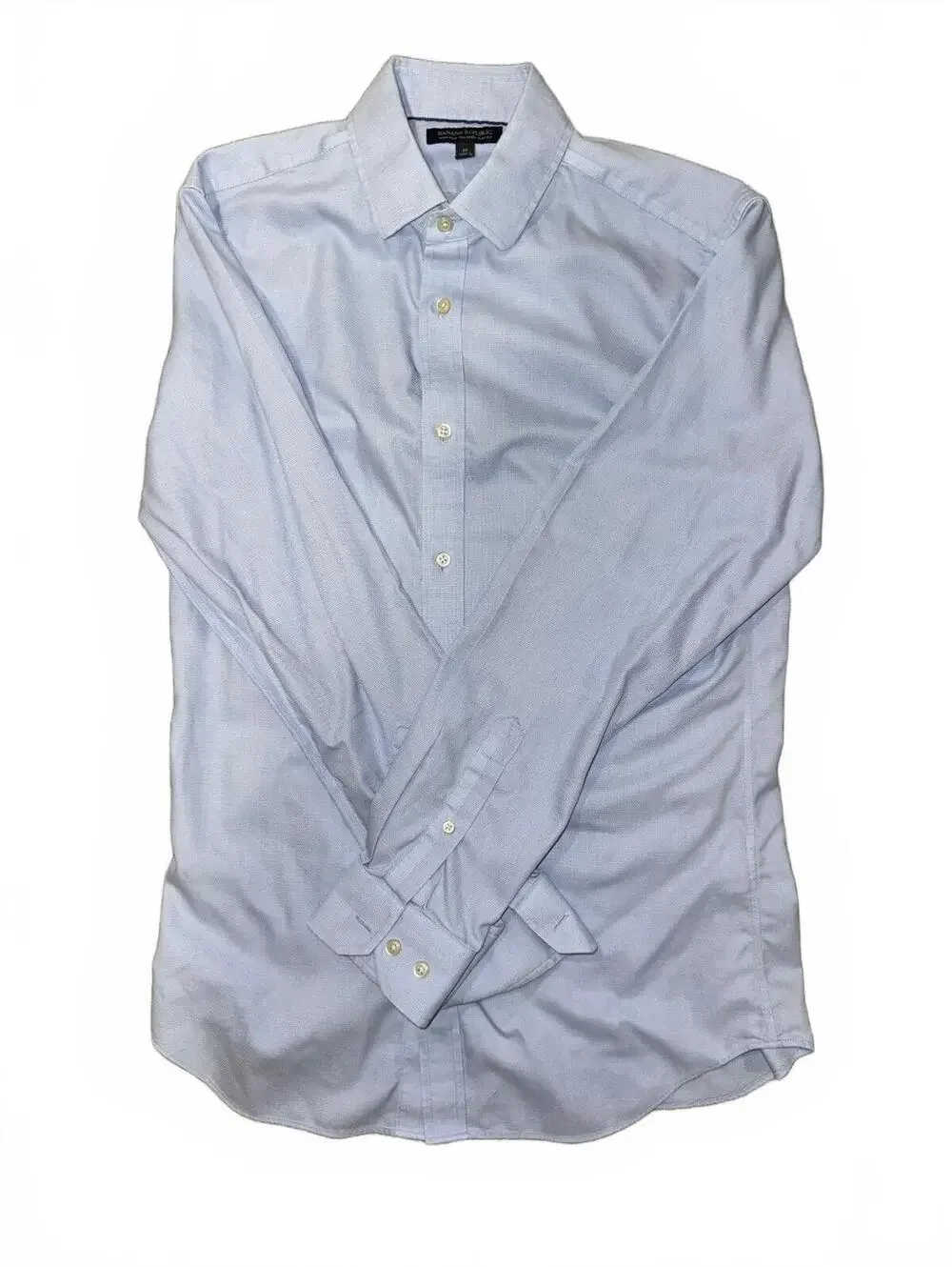 Men’s Banana Republic light blue button up shirt Size Medium